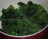 A picture of step 2 of Spinach and garlic-yogurt rolls.