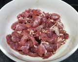 Hình bước làm 1 của món Thịt bò xào ớt chuông