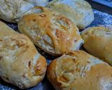 Foto del paso 1 de la receta: PAN BLANDITO De Cebolla con Chorizo Español y Queso Crema...!