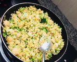 Hình bước làm 3 của món Cơm chiên Tôm súp lơ 🥦🥦🥦
