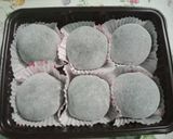 Foto langkah ke 9 dari resep Double Choco Mochi Strawberry.