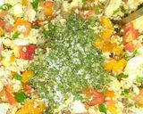 Foto del paso 2 de la receta Pan tostado con ensalada de salmón rosado y vegetales