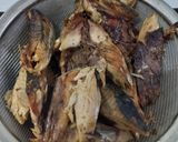Foto langkah ke 2 dari resep Tuna Asap Sambal Tomat Hijau.