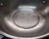 A picture of step 1 of Papad Methi sabji.