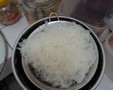 Foto langkah ke 1 dari resep Bihun Goreng Rumahan.