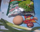 Foto langkah ke 2 dari resep Indomie goreng cabe ijo.