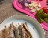 Foto langkah ke 1 dari resep Tumis Ikan Pindang.