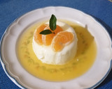Foto del paso 11 de la receta: Panna cotta de coco con coulis de mandarina y mezcal
