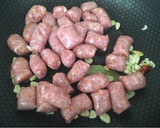 Foto del paso 3 de la receta: Longaniza de pollo al ajillo y vino con guarnición en su jugo