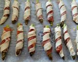 A picture of step 3 of Asparagus and prosciutto twists.