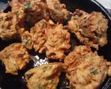 A picture of step 5 of Bason veg pakora.