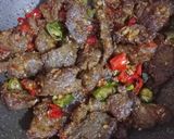 Foto langkah ke 5 dari resep Oseng Daging Sapi Ketumbar.