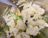 Une image de l'étape 2 de Salade de chou-fleur /œufs/maïs.