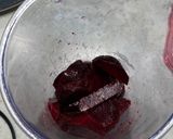 A picture of step 1 of Beetroot, blueberry and banana smoothie 🌿.