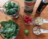 Foto del paso 1 de la receta: Ensalada de kale, espinacas y frambuesas