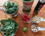 Foto del paso 1 de la receta: Ensalada de kale, espinacas y frambuesas