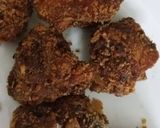 A picture of step 4 of Sweet and sour crunchy honey fried chicken.