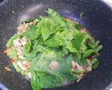 รูปขั้นตอนการทำที่ 2 ของ อกไก่ผัดกะเพรา