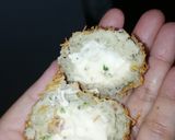 A picture of step 4 of Cheesy chicken balls.