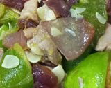 Foto del paso 3 de la receta: Salteado de Cerdo con Zapallitos Verdes