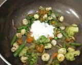 A picture of step 3 of One Pot Makhana Vegetable Pulao.