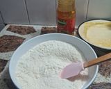 Foto del paso 3 de la receta: Pizza mega crocante con queso mozzarella y paleta,aceitunas
