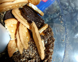 A picture of step 1 of Oreo cheese cake.
