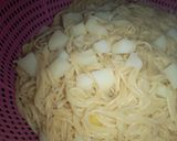 A picture of step 2 of Fried spaghetti and potatoes.