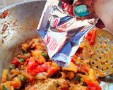 A picture of step 4 of Maggi pulao.