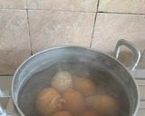 Foto langkah ke 1 dari resep Telur bumbu kuning.