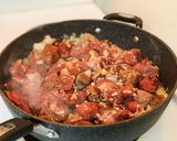 A picture of step 5 of Vietnamese Beef Noodle Soup with Red Wine (Phở Bò Sốt Vang).