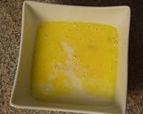 Foto del paso 4 de la receta: Omelette de salmón a las finas hierbas con costrinis de camarón