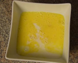 Foto del paso 4 de la receta: Omelette de salmón a las finas hierbas con costrinis de camarón