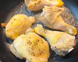 Fehérboros csirkepörkölt kakukkfűvel és gombával recept fázis 1 fotója