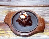 A picture of step 8 of Hot Brownie with Ice-cream.