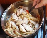 Foto del paso 4 de la receta: Salteado de pollo con verduras y tallarines
