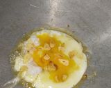 Foto langkah ke 1 dari resep Telur ceplok bawang putih.