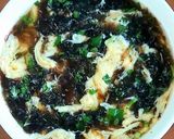 Hình bước làm 3 của món Canh rong biển, trứng và tương miso