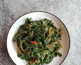 Foto langkah ke 3 dari resep Oseng Daun Pepaya.