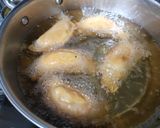 A picture of step 6 of Suji Khoya Gujiya.
