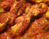 Foto del paso 4 de la receta: Pollo y conejo con tomate y ajos tiernos