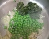 A picture of step 4 of Green Pea-Spinach Soup.