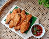 รูปขั้นตอนการทำที่ 8 ของ ปีกไก่ทอด น้ำจิ้มแจ่ว + ข้าวเหนียวใบเตย
