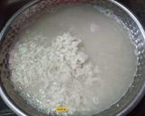 A picture of step 1 of Maharashtrian Kanda Poha.
