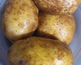 Foto langkah ke 1 dari resep Steam Potato Chilli and Cheese.