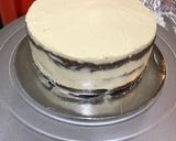 صورة لخطوة 8 من وصفة تورتة جنواز الشوكولاتة بكريمة الزبدة 🎂