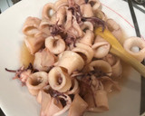 Foto del paso 1 de la receta: Fabes con calamares
