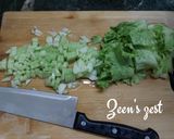 A picture of step 1 of Italian Leafy Green Salad.