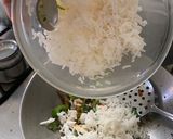 लेफ्ट ओव्हर व्हेजी राइस (Left Over Veggie Rice Recipe In Marathi) रेसिपी स्टेप 3 फोटो 