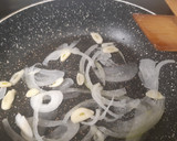 Foto del paso 2 de la receta: Salteado de champiñones con quinoa